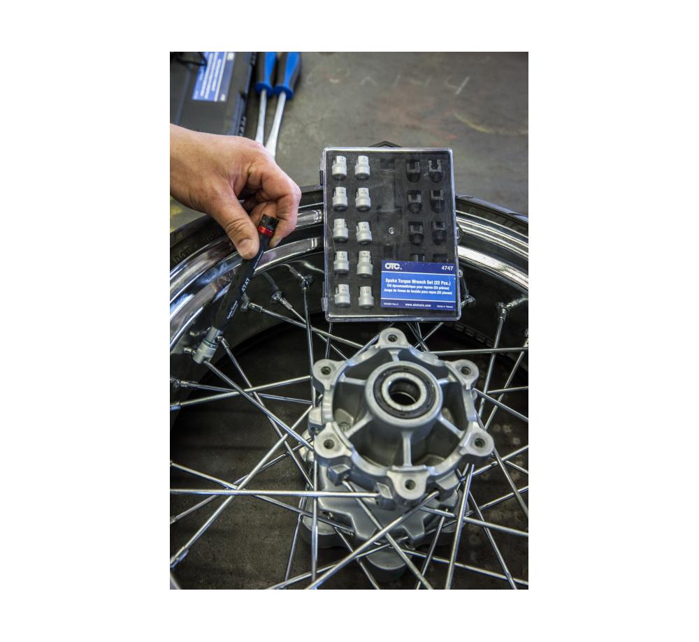 その他 tol 4747_on_tire_with_case4.jpg?
